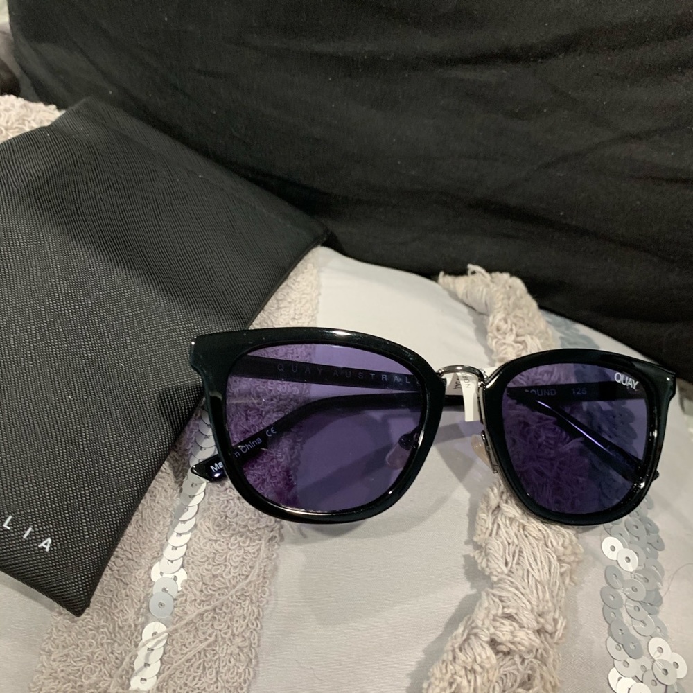 Quay Australia RUN AROUND sunglasses - Picture 5 of 5